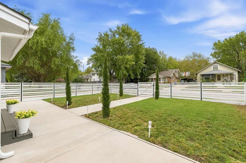 325 N Topeka St, El Dorado, KS 67042-1747