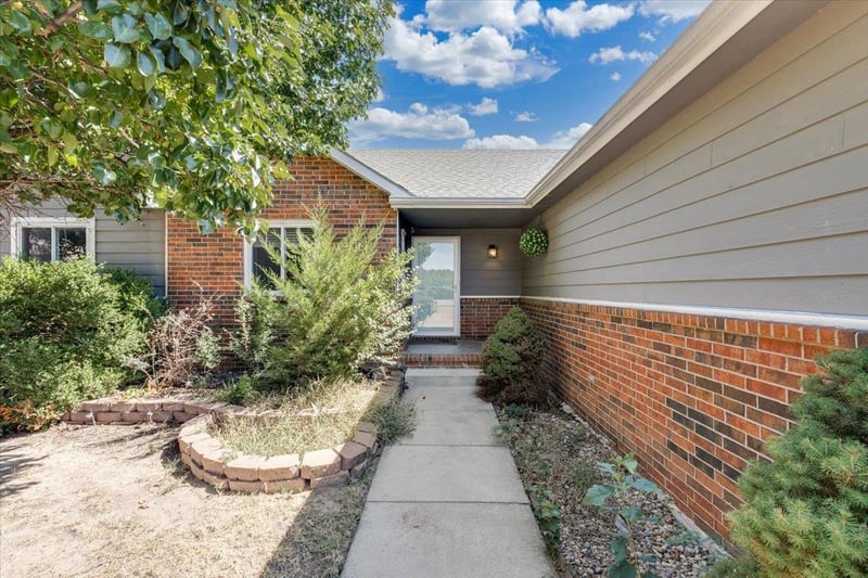 2718 N Parkridge Ct, Wichita, KS 67205