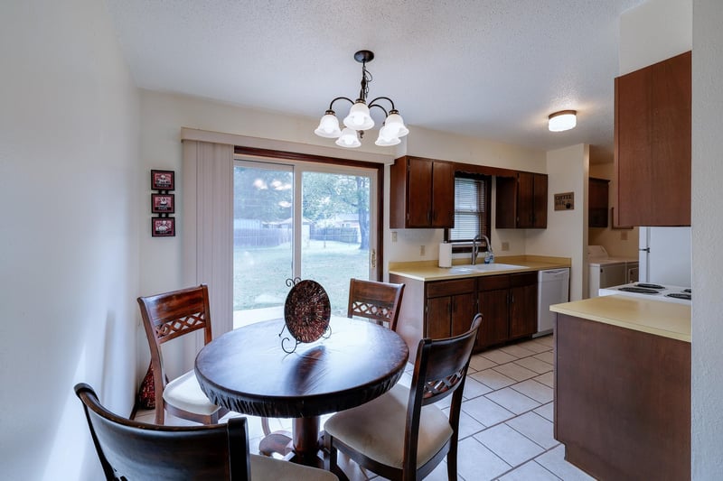 908 N 12th, Arkansas City, KS 67005