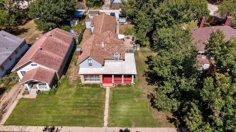 712 E 12th, Winfield, KS 67156