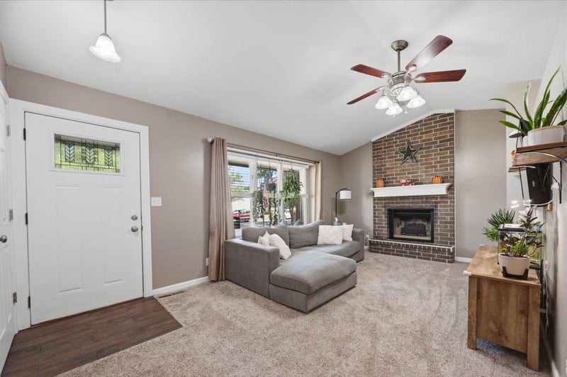 221 E Bradbury St, Rose Hill, KS 67133