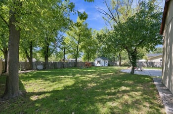 221 E Bradbury St, Rose Hill, KS 67133