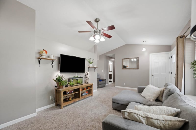 221 E Bradbury St, Rose Hill, KS 67133