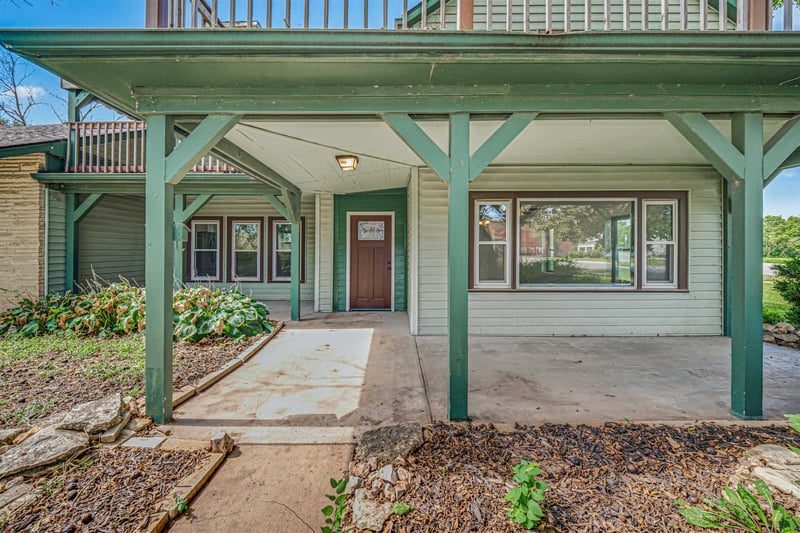 215 W Main, Herington, KS 67449
