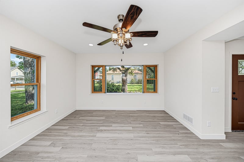 215 W Main, Herington, KS 67449