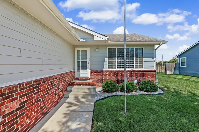 1914 Summerwood St, Goddard, KS 67052