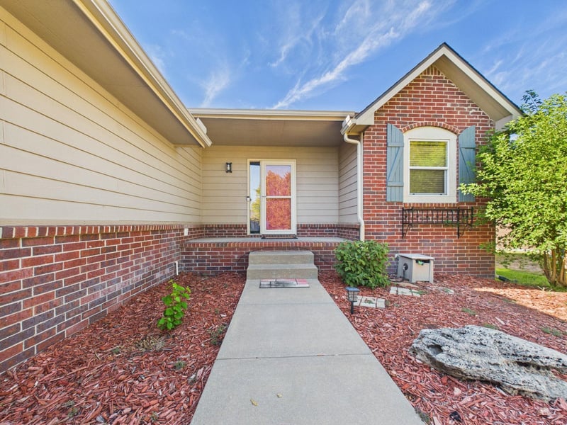 9437 W Ryan St, Wichita, KS 67205