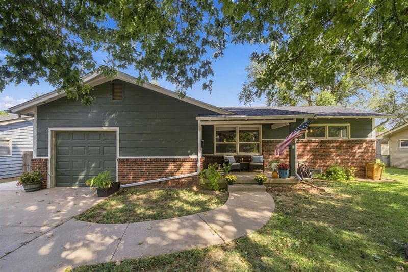 406 W Augusta Ave, Augusta, KS 67010
