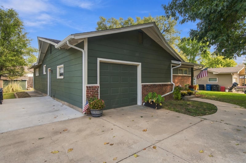 406 W Augusta Ave, Augusta, KS 67010