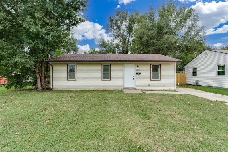 2229 E 53rd, Wichita, KS 67216