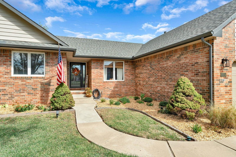12214 E Lockmoor St, Wichita, KS 67207