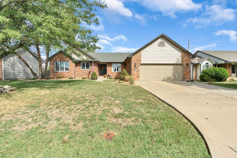12214 E Lockmoor St, Wichita, KS 67207