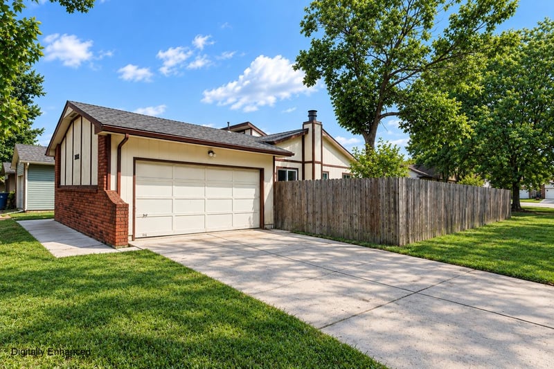 2472 S Capri Ln, Wichita, KS 67210