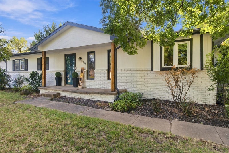 1805 N Terry Ln, Andover, KS 67002