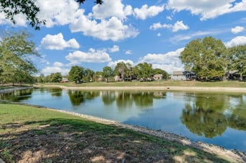 314 S Circle Lake Cir, Wichita, KS 67209