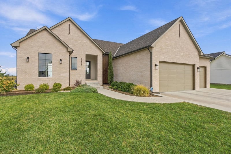 11614 E Winston St, Wichita, KS 67226