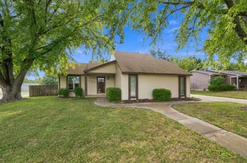 626 N Parkridge St, Wichita, KS 67212