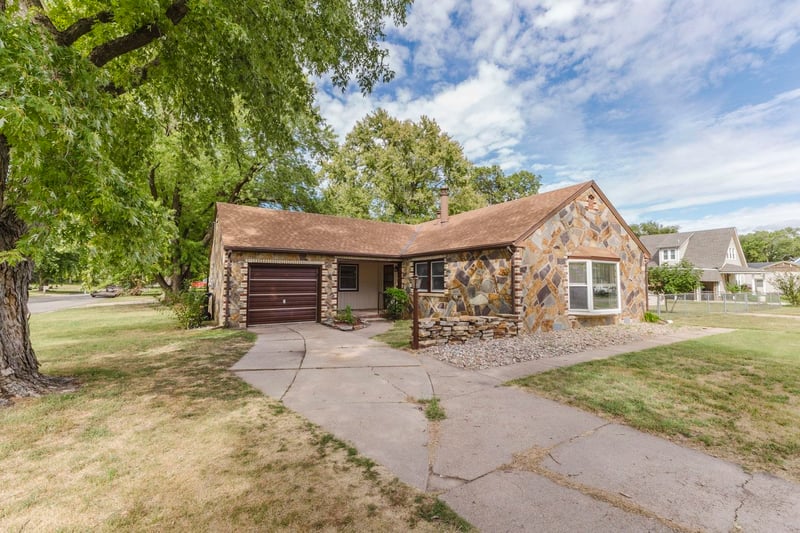 430 W Ninth, Newton, KS 67114