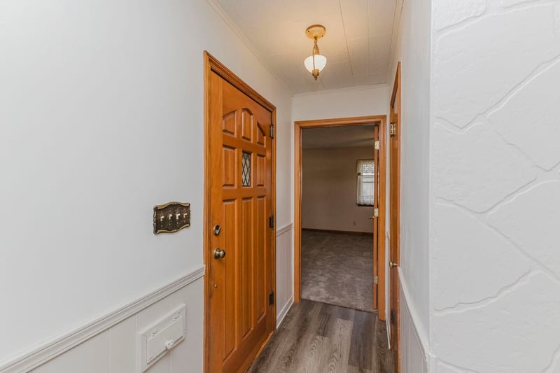 430 W Ninth, Newton, KS 67114