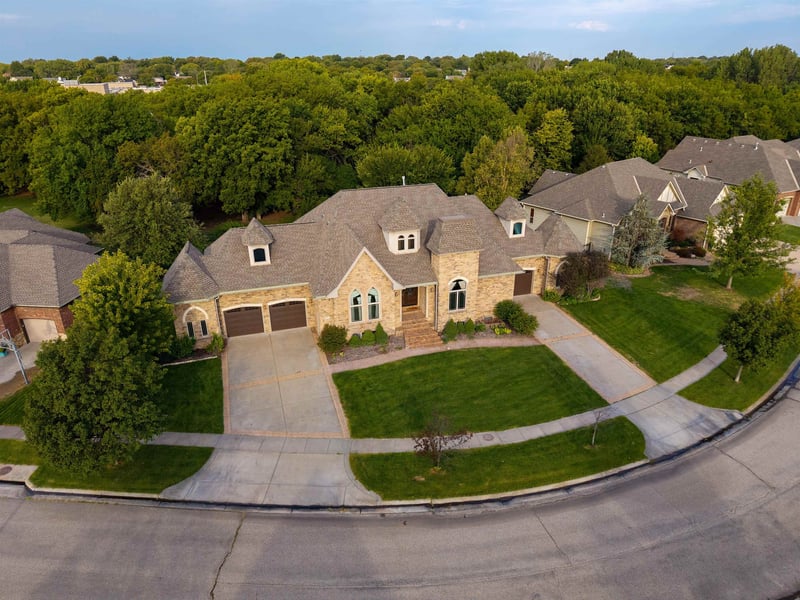 2319 N Rough Creek Rd, Derby, KS 67037
