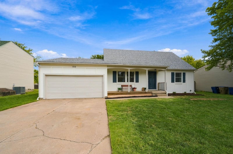 418 E Twisted Oak Rd, Derby, KS 67037