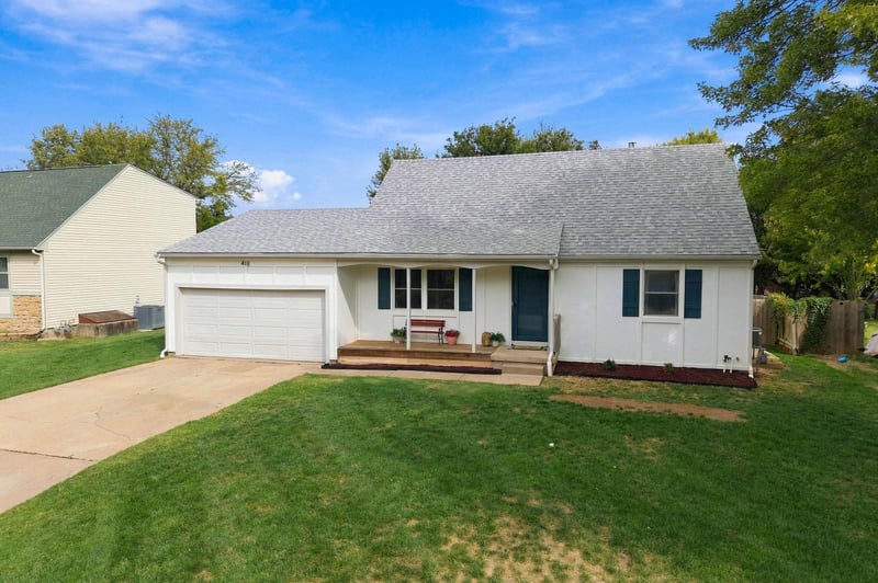 418 E Twisted Oak Rd, Derby, KS 67037