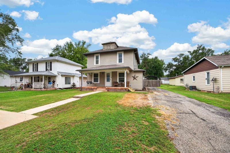 1012 S Elm St, Mcpherson, KS 67460