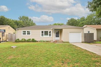 347 W 4th St, Haysville, KS 67060-1607