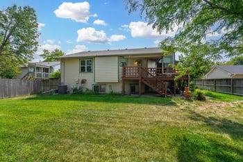 636 E Main St, Valley Center, KS 67147