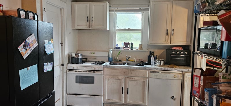 820 E 3rd Ave, Winfield, KS 67156