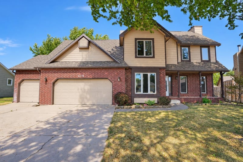 134 N Karren Ct, Wichita, KS 67212