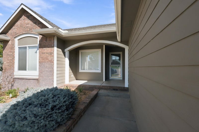 2213 E Myrtlewood Ct, Derby, KS 67037