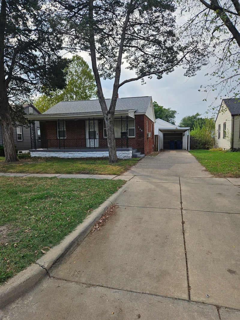 749 S Vine St, Wichita, KS 67213