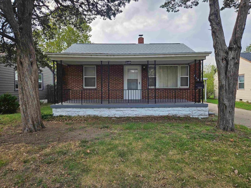 749 S Vine St, Wichita, KS 67213