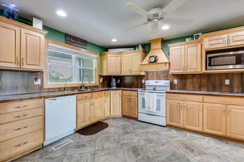 17490 SW Hillwood Rd, Rose Hill, KS 67133