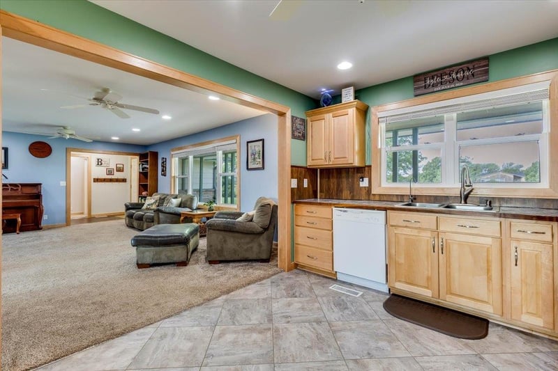 17490 SW Hillwood Rd, Rose Hill, KS 67133