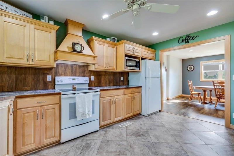 17490 SW Hillwood Rd, Rose Hill, KS 67133