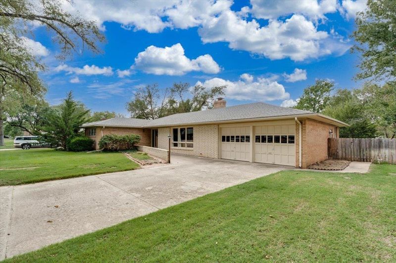 1617 N Womer Dr, Wichita, KS 67230-3