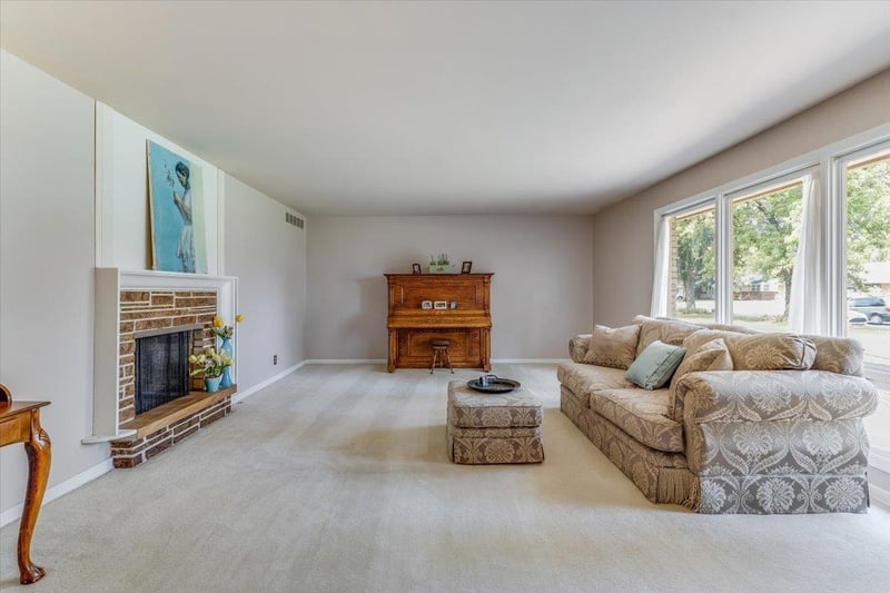 1617 W Womer Dr, Wichita, KS 67230-3
