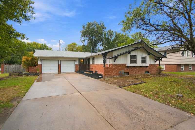 4001 W Bella Vi, Wichita, KS 67212
