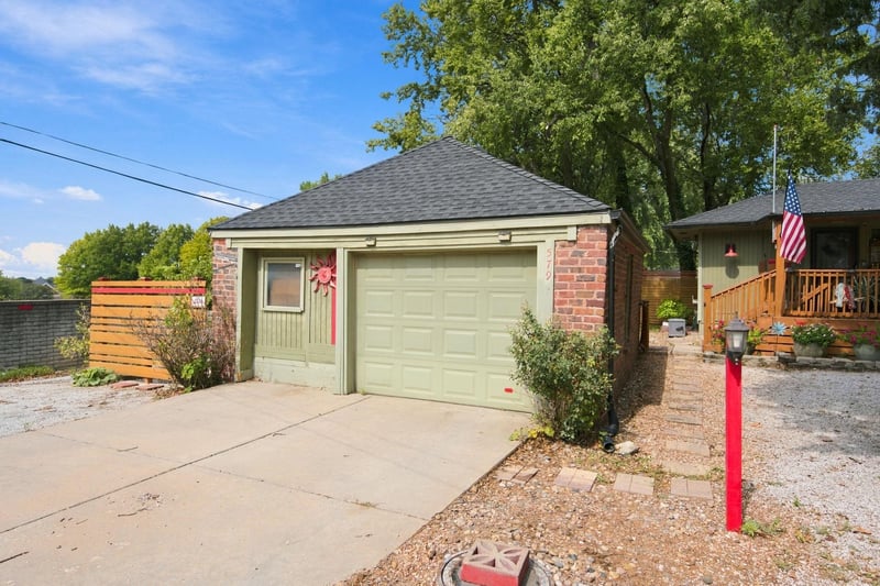579 S Yale St, Wichita, KS 67218