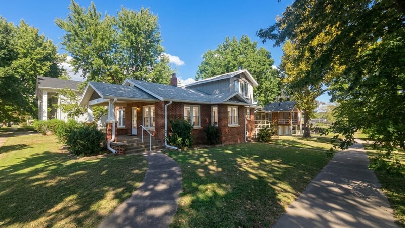 100 N C, Arkansas City, KS 67005