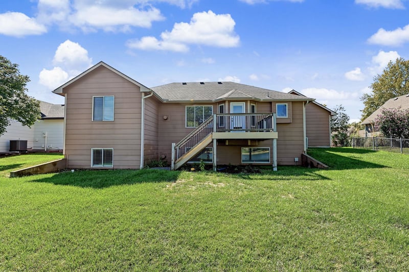 10018 W Greenspoint St, Wichita, KS 67205
