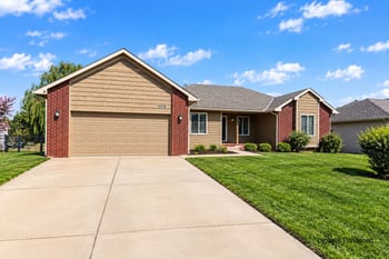 10018 W Greenspoint St, Wichita, KS 67205