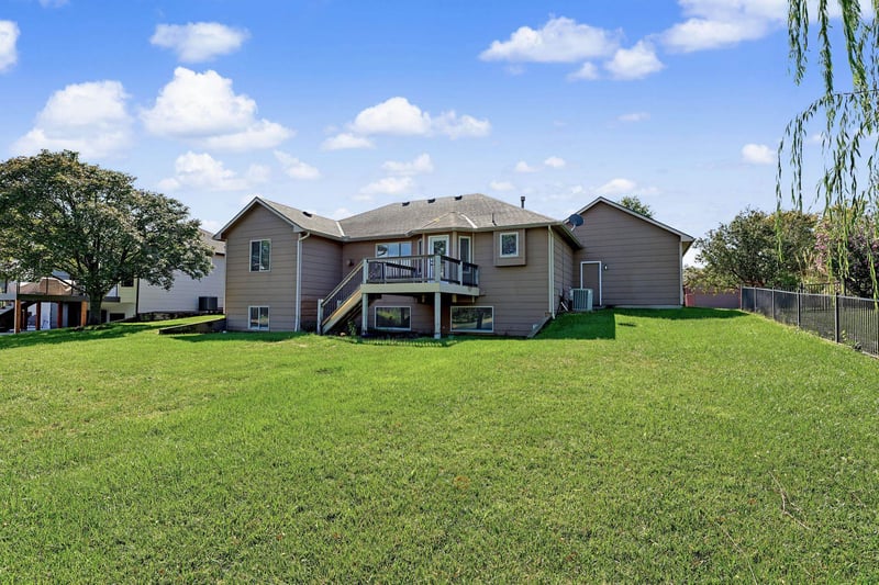 10018 W Greenspoint St, Wichita, KS 67205