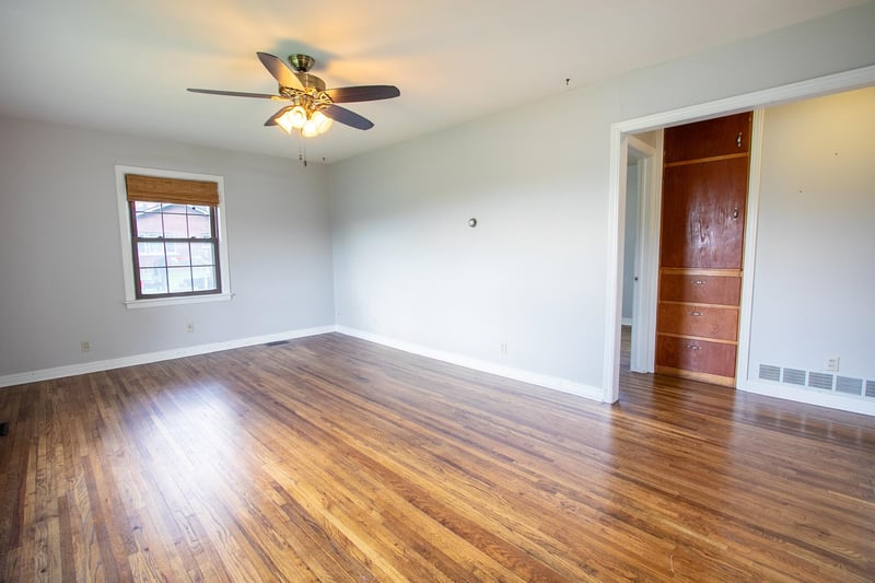 425 S Elm St, Whitewater, KS 67154