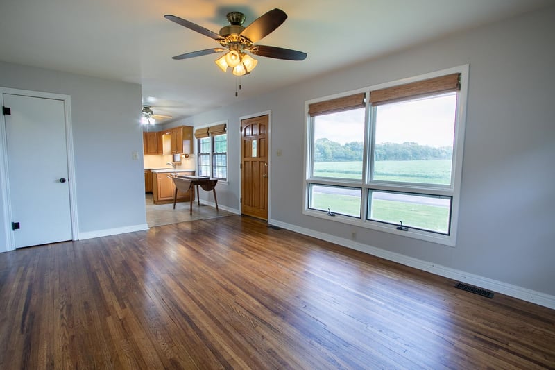 425 S Elm St, Whitewater, KS 67154