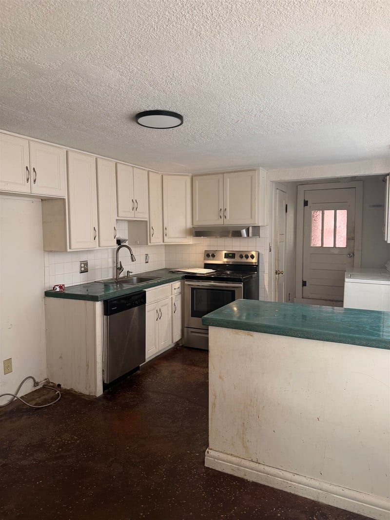 108 W Summit, Augusta, KS 67010