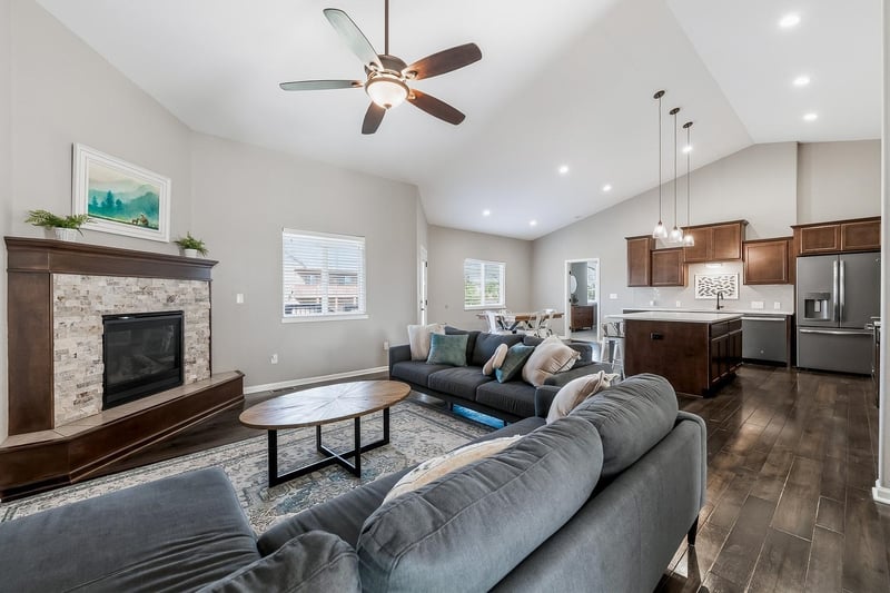 965 N Cedar Brook Cir, Mulvane, KS 67110