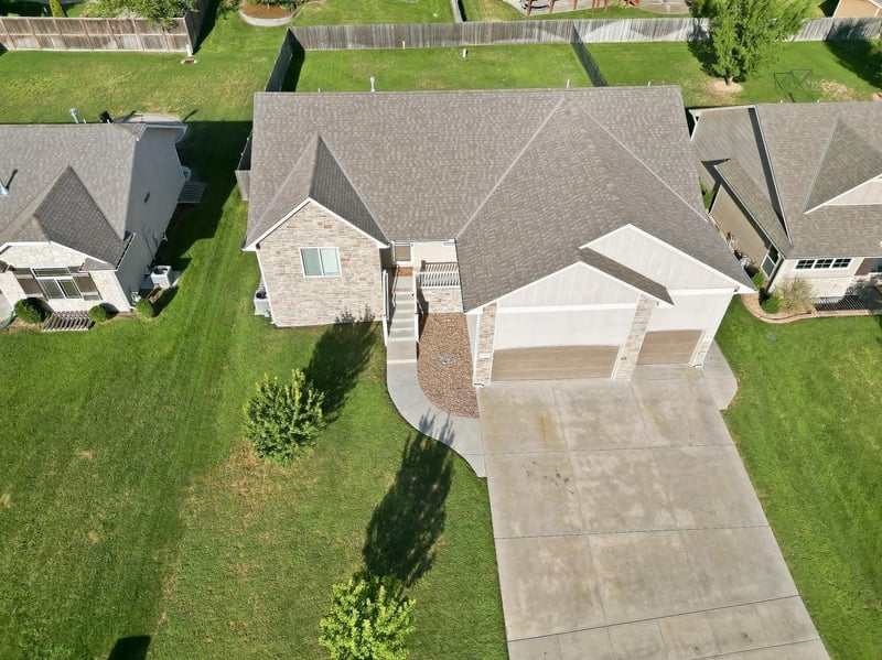 965 N Cedar Brook Cir, Mulvane, KS 67110
